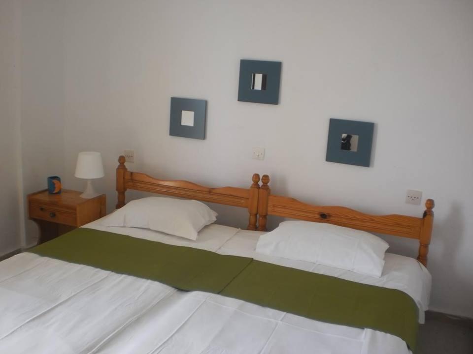 Virginia'S Beachfront Apartments Kávos Quarto foto